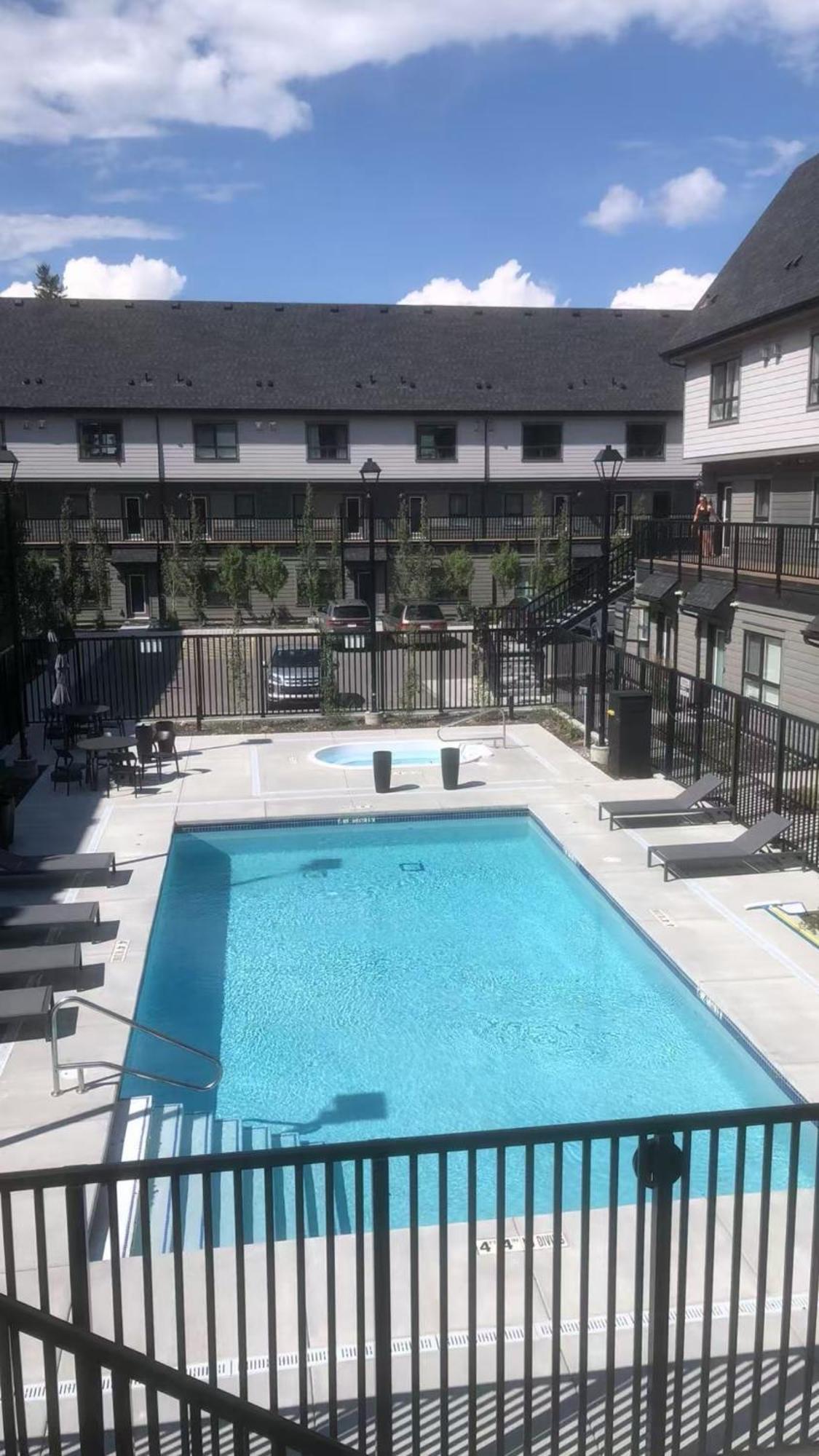 Brand New 2Br Condo With Outdoor Swimming Pool And Hot Tub Canmore Luaran gambar