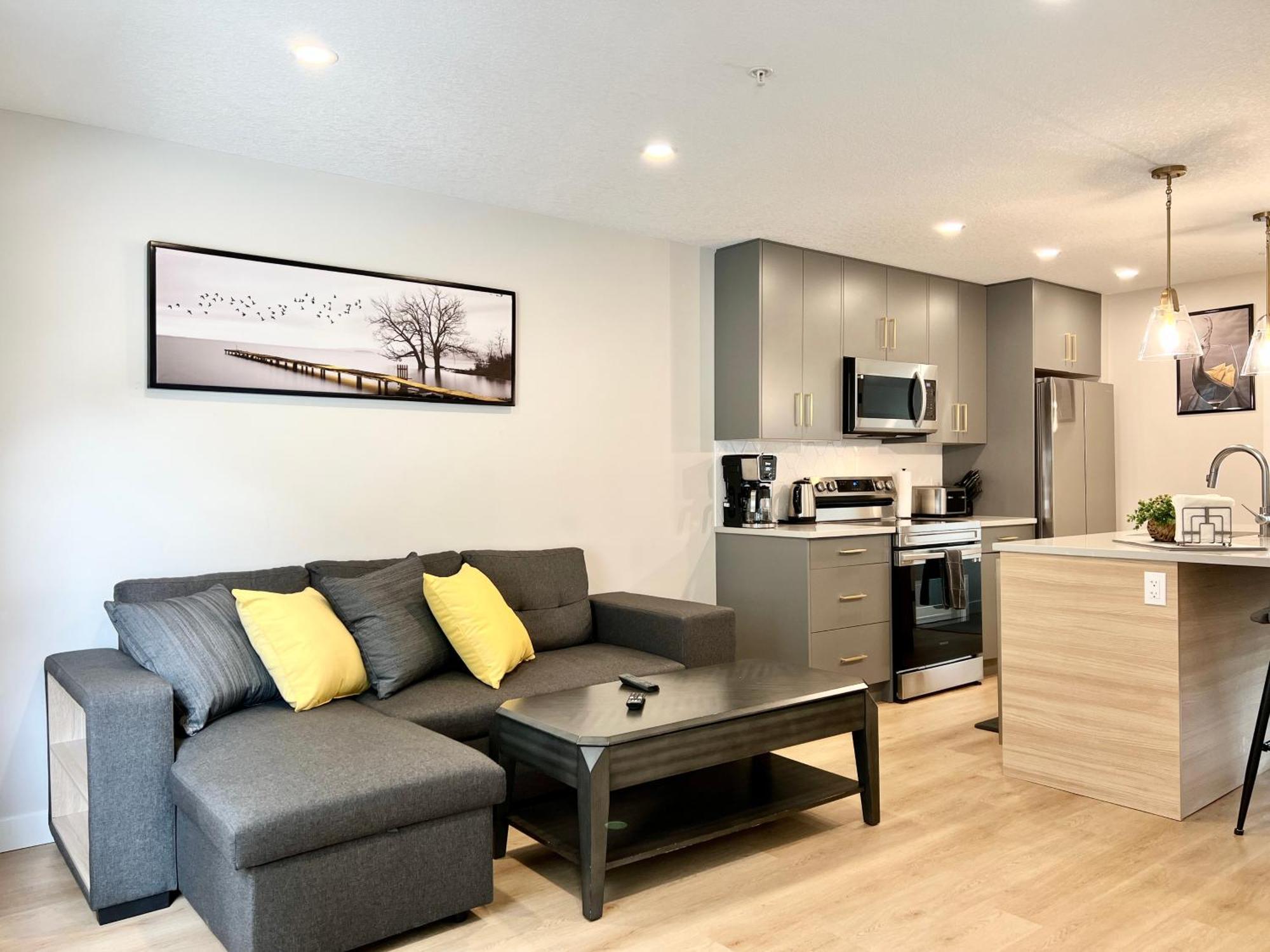 Brand New 2Br Condo With Outdoor Swimming Pool And Hot Tub Canmore Luaran gambar